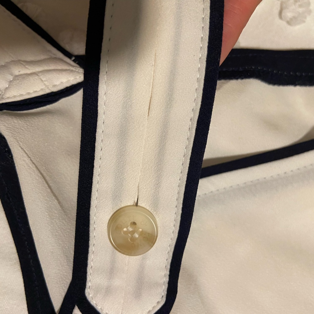 Court & Rowe Button Tank - Picture 6 of 6